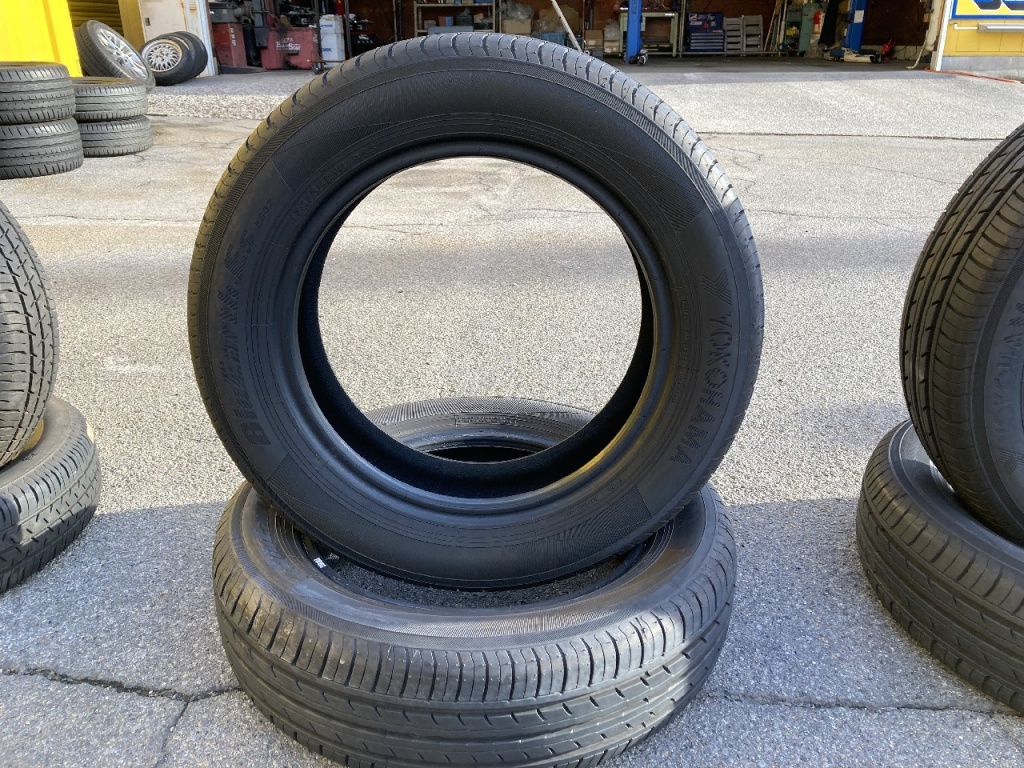 Yokohama - Two used Blue Earth tires (175/65R15)
