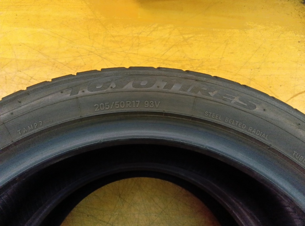 Toyo - Used tires (205/50R17) 6mm x 2
