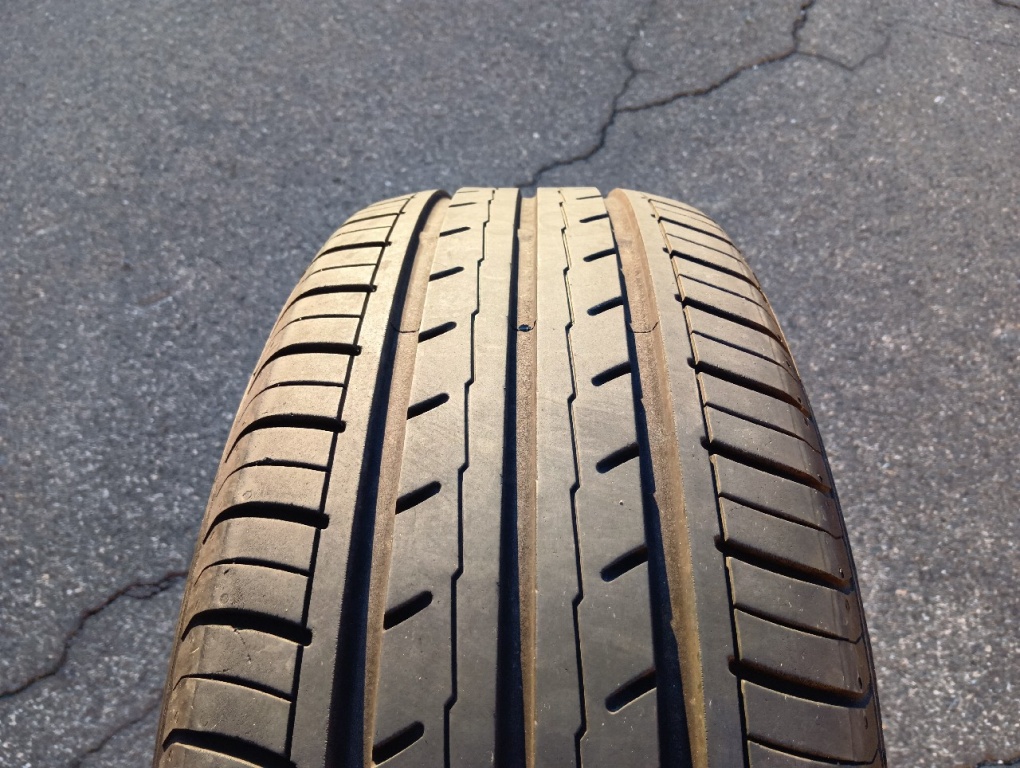Yokohama - Used tires ES32 (215/60R16) x 2