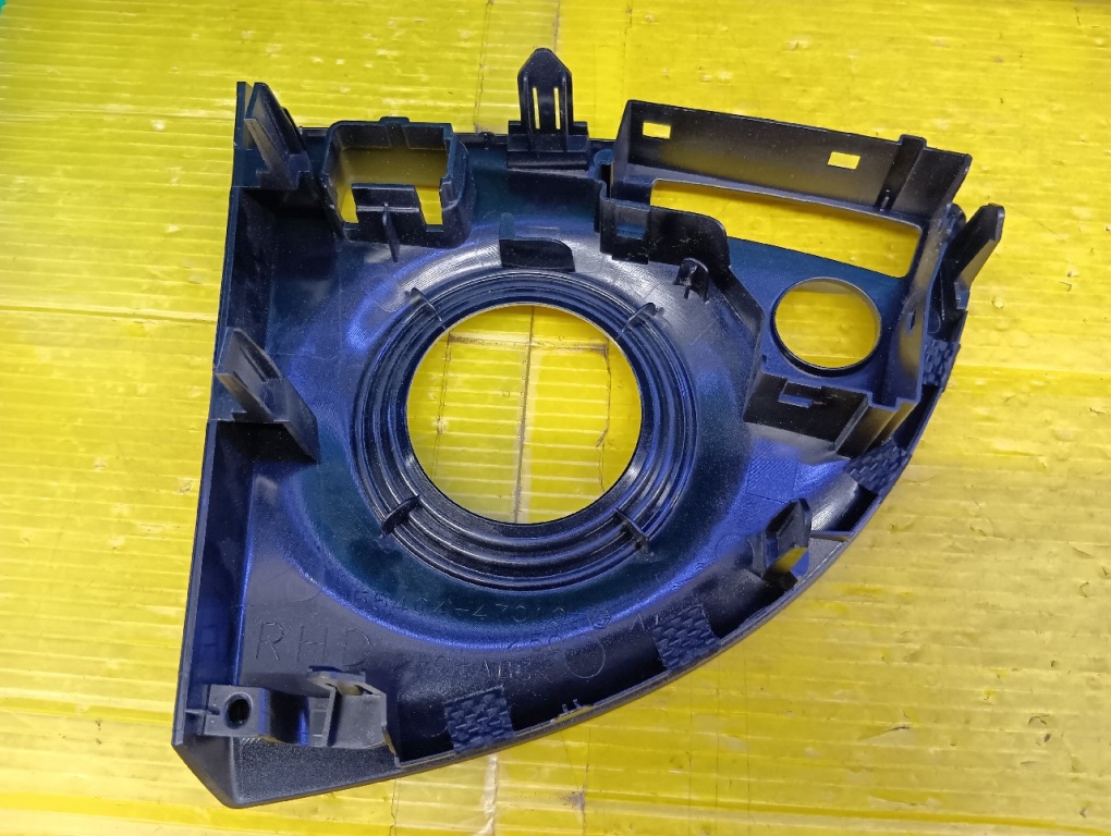 Toyota - 30 series Prius genuine audio panel