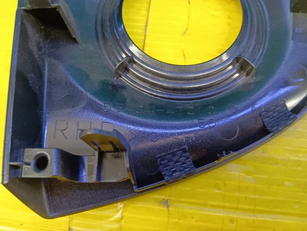 Toyota - 30 series Prius genuine audio panel