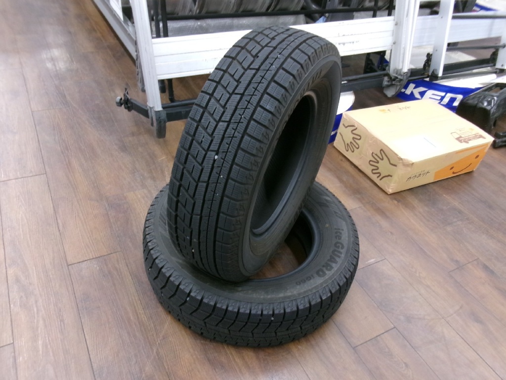 Yokohama - Used studless tires (185/70R14) - set of 2