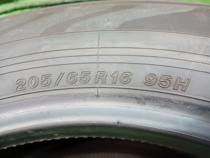 Yokohama - Used tires (205/65R16) 7-2 units
