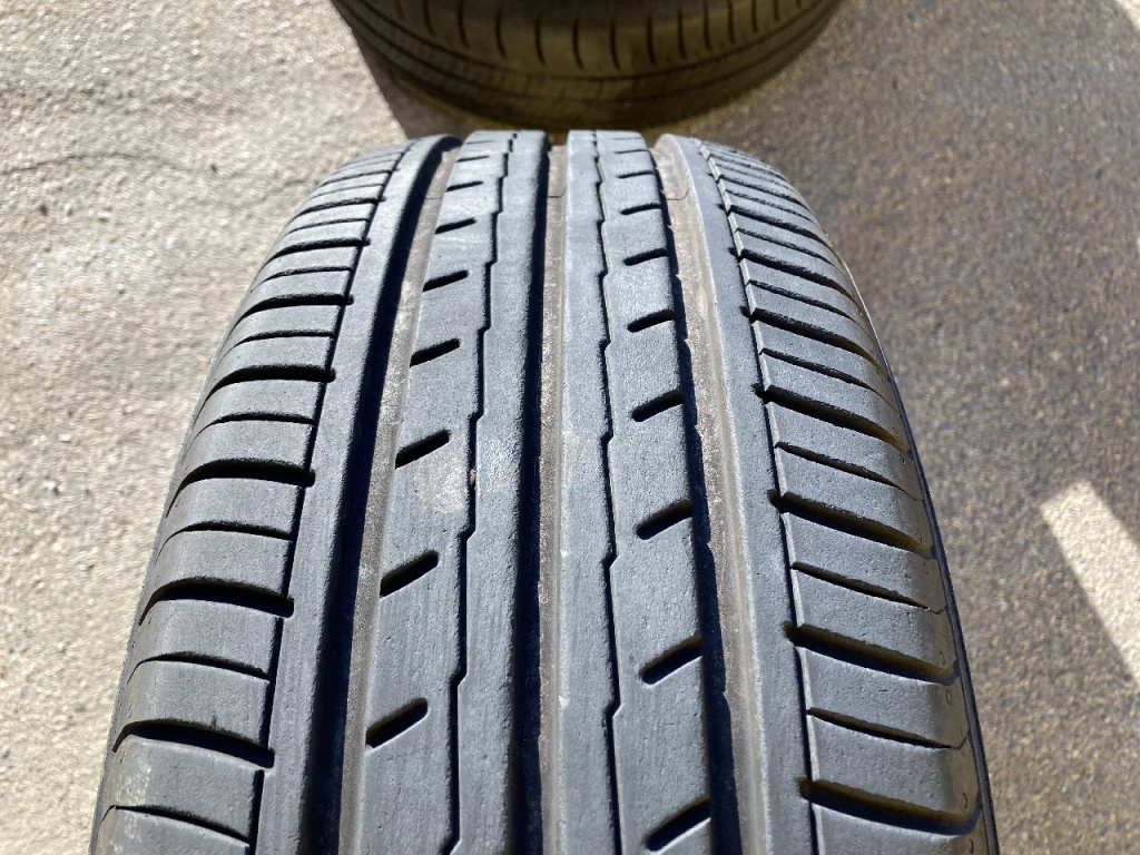 Yokohama - Used tires ES32 (215/60R16) x 2