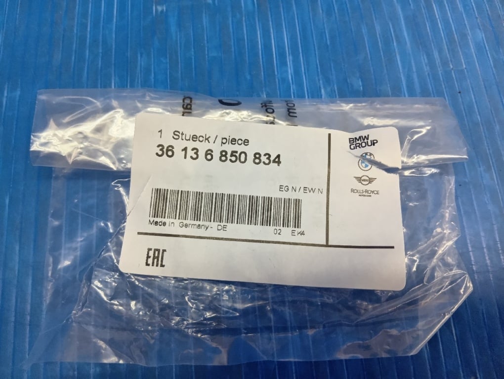 BMW - Unused! BMW genuine wheel cap (56mm)