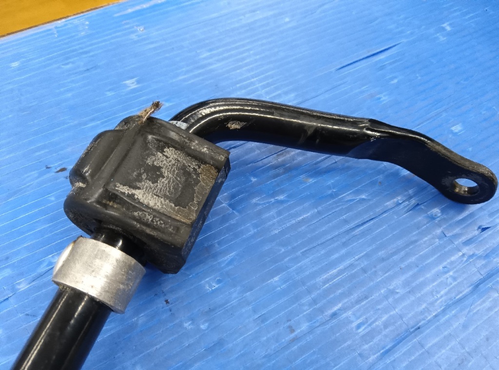 Subaru - Levorg (VN5) genuine rear stabilizer