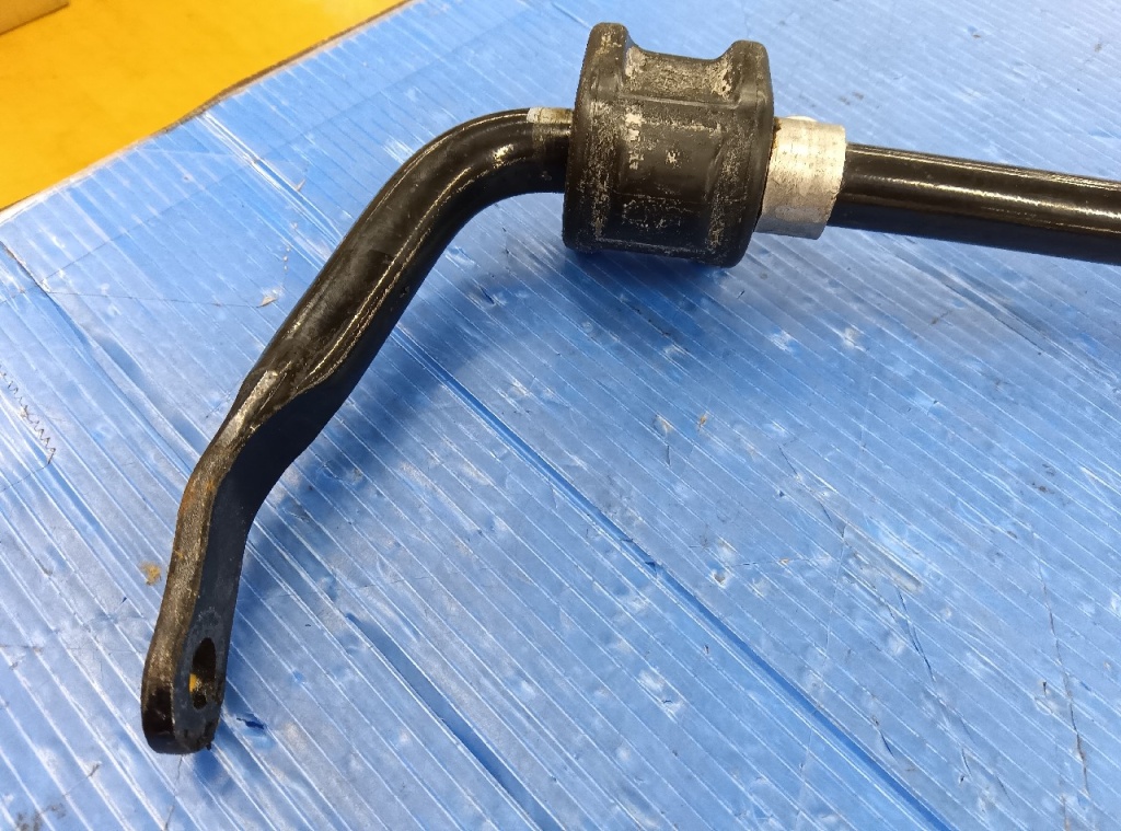 Subaru - Levorg (VN5) genuine rear stabilizer