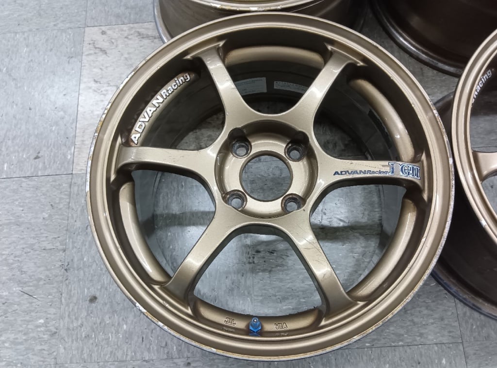 Yokohama - ADVAN RG? 15-inch aluminum wheels (4 wheels)