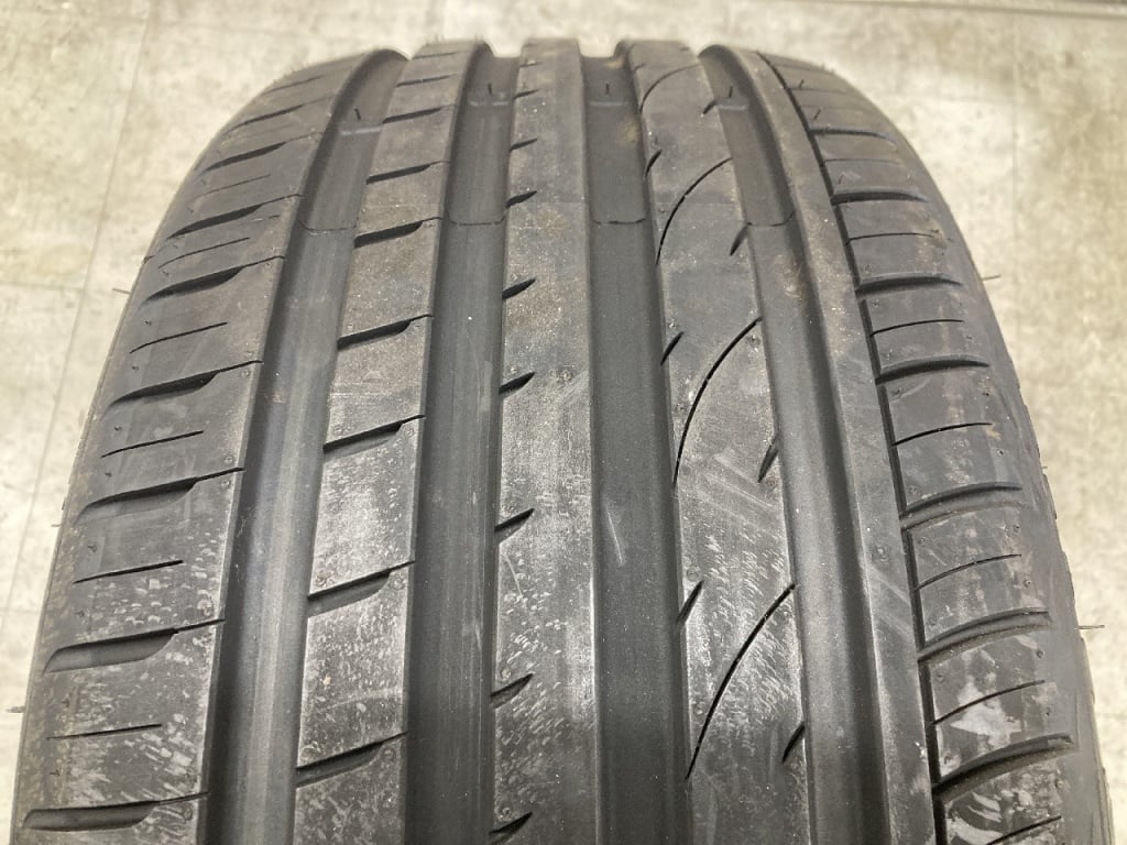 Unknown - Only one unused tire (245/35R20)