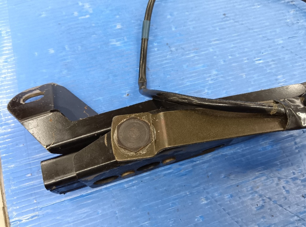 Recaro - Legacy (BP5/BL5) seat rail right