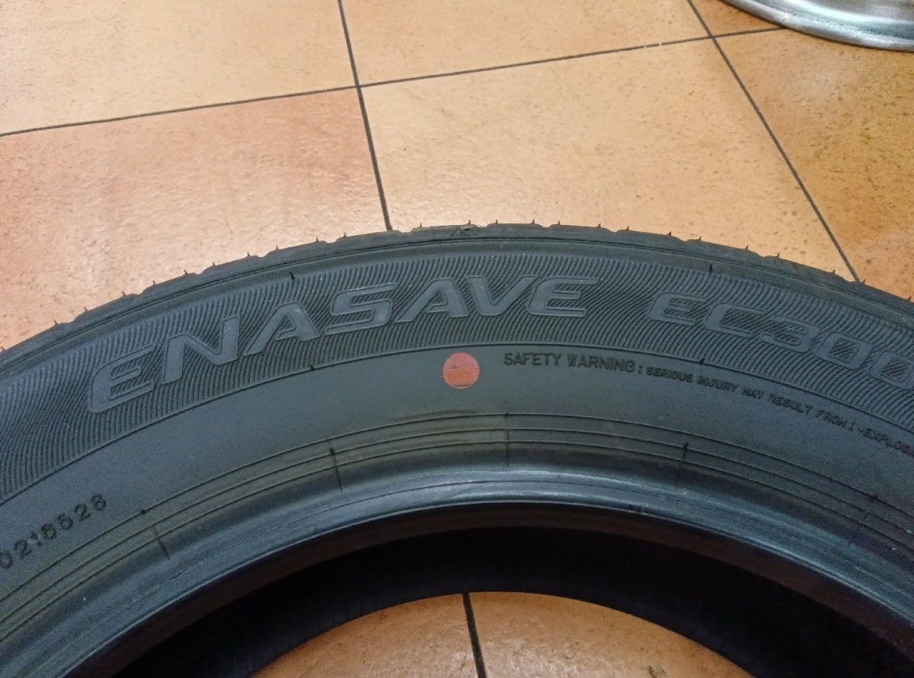 Dunlop - Used tires (195/65R16) 6mm x 2