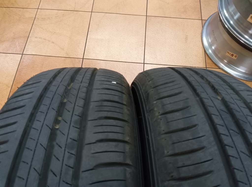 Dunlop - Used tires (195/65R16) 6mm x 2