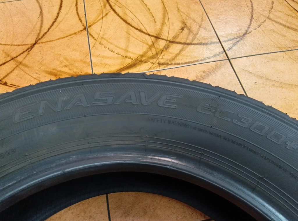 Dunlop - Used tires (195/65R16) 6mm x 2