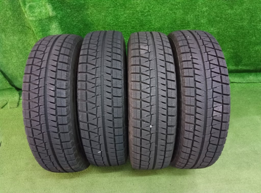 Bridgestone - Used studless tires (185/70R14) 8.5? 4 pieces 