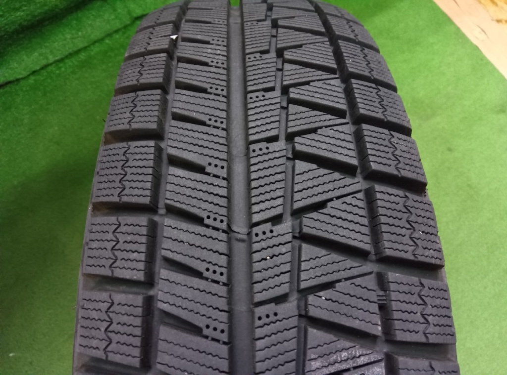 Bridgestone - Used studless tires (185/70R14) 8.5? 4 pieces 