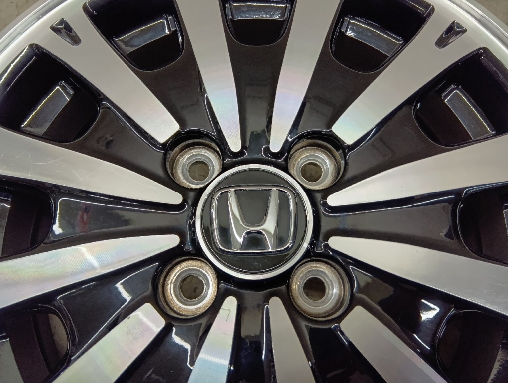 Honda - N-BOX Custom genuine / 15-inch aluminum only?