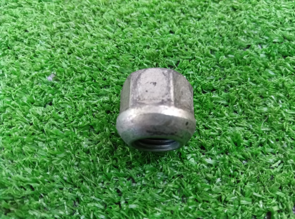 Honda - 16 Honda genuine through nuts (M12 x P1.5)