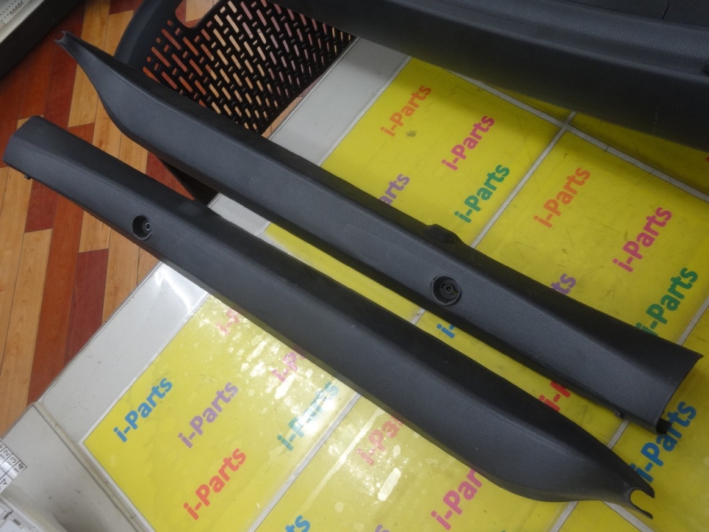 Honda - Integra Type R (DC5) genuine rear gate trim