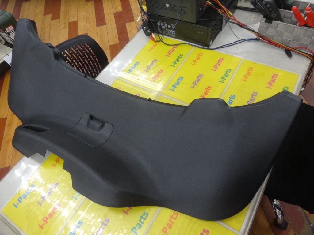 Honda - Integra Type R (DC5) genuine rear gate trim