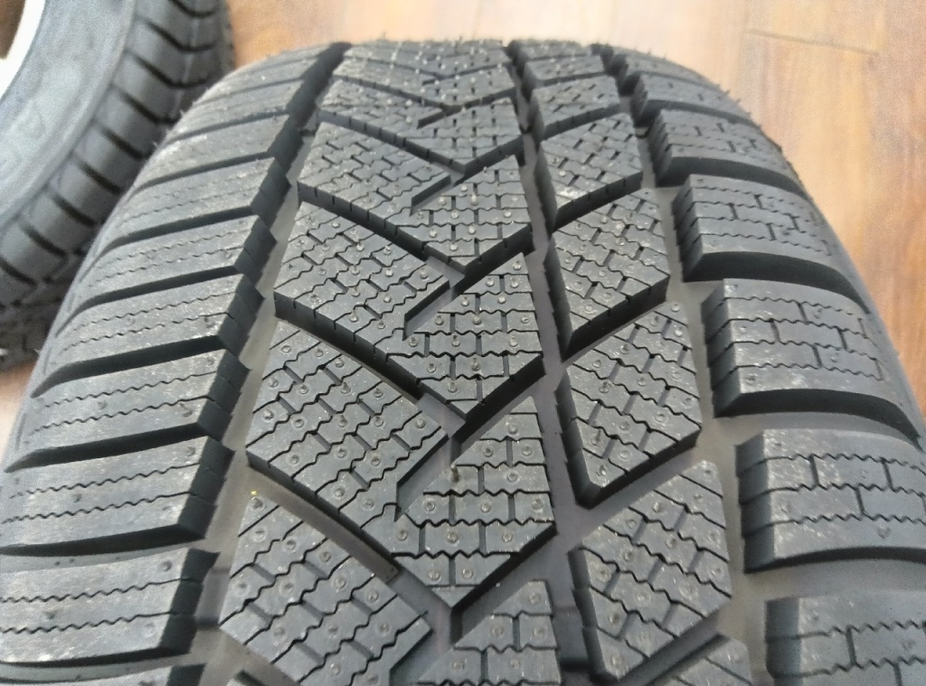 Honda - Genuine Vezel / New 16-inch studless tires (4 tires)
