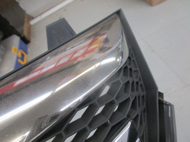 Honda - Used! Stream (RN6) early model genuine grill