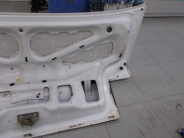 ISUZU - Used! Genuine trunk for Gemini (JT150)