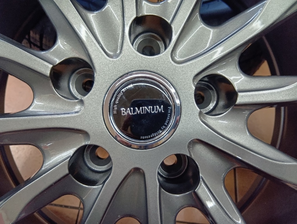Bridgestone - BALMINUM/BS 17-inch studless tires (set of 4