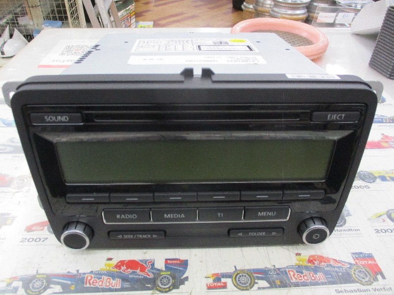 Volkswagen - Power confirmed! OEM Golf/Polo CD deck