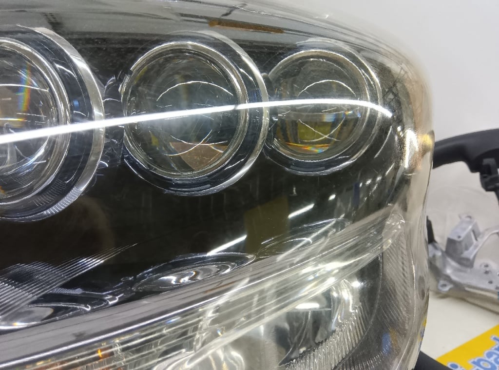 Lexus - Lexus LS600h (early model) genuine headlight set (left and