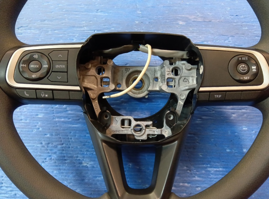 Daihatsu - Atrai (S710V) genuine steering wheel