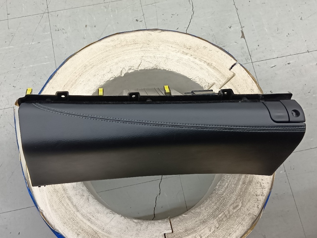 Lexus - LS460 (USF40) late model genuine glove box