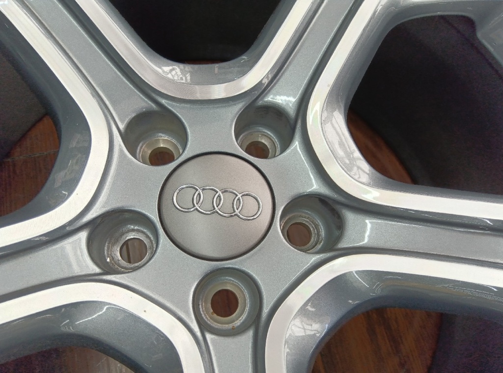 Audi - AUDI A1 genuine OP 18-inch aluminum wheel (1 piece only)