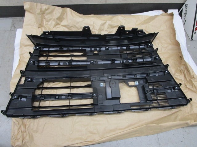 Daihatsu - Genuine front lower grill for Tanto Custom (L650S)