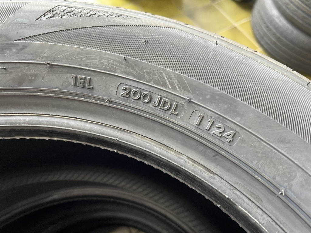 Bridgestone - Four unused Bridgestone Regno tires (205/60R16