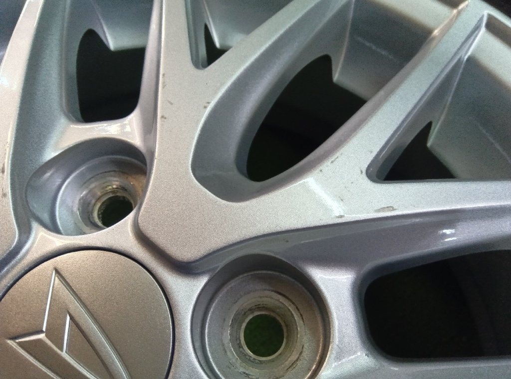 Daihatsu - Daihatsu Genuine YH14-inch Studless Tires (Set of 4)