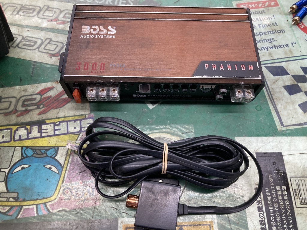 Boss - Details unknown! 12-inch woofer amplifier set/BOSS