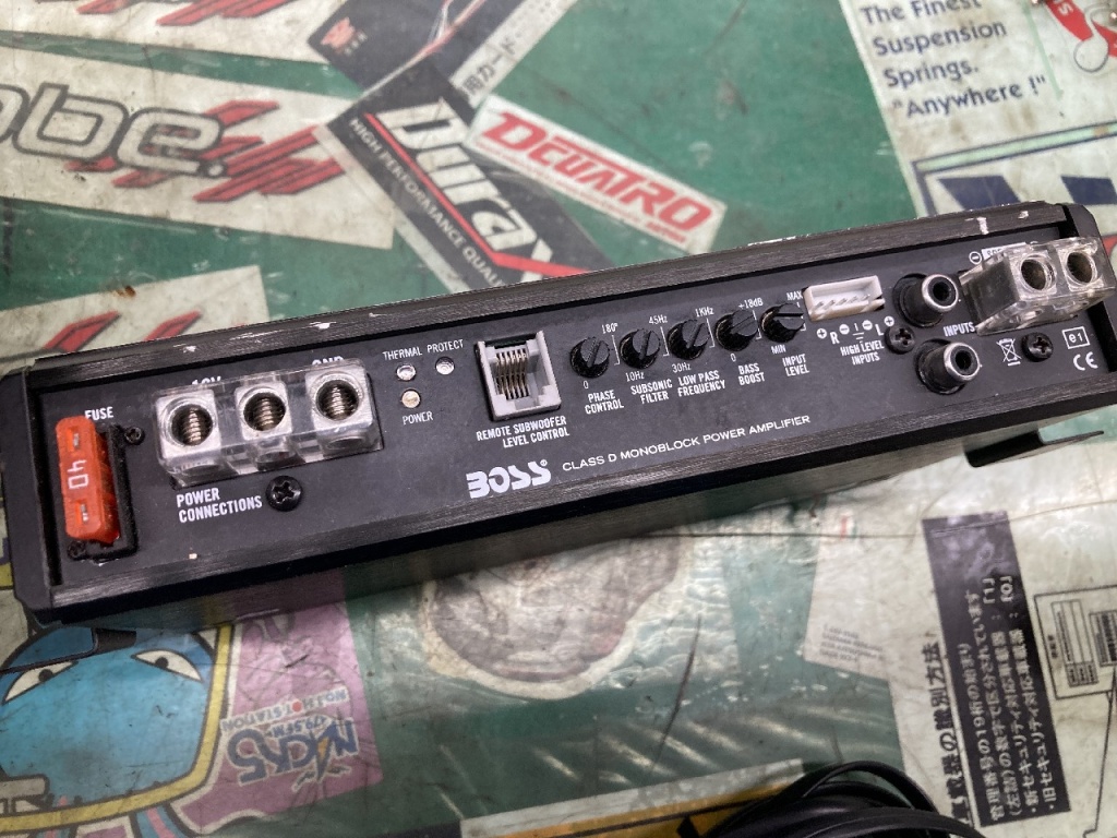 Boss - Details unknown! 12-inch woofer amplifier set/BOSS