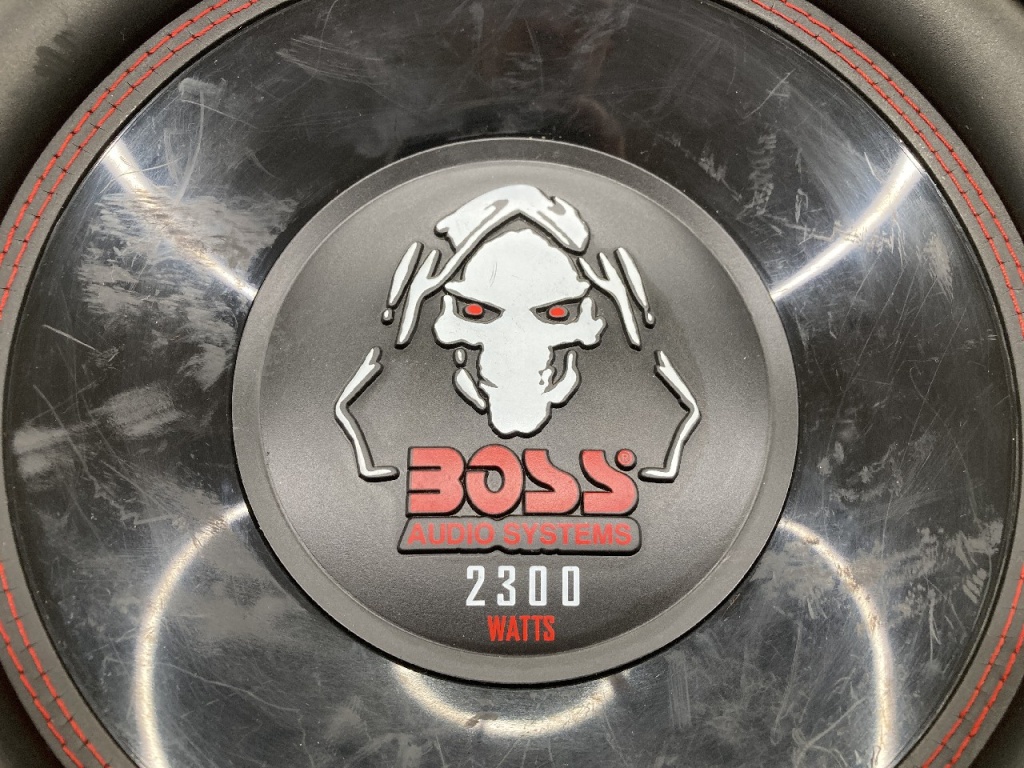 Boss - Details unknown! 12-inch woofer amplifier set/BOSS
