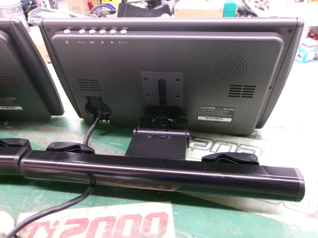 Alpine - Used! 9-inch rear monitor (left and right) / PKG-M900SC