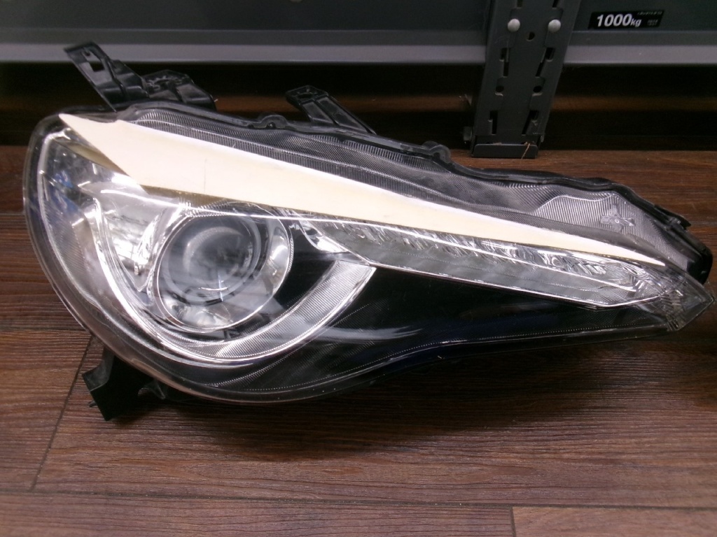 Toyota - Genuine 86 (ZN6) early model headlight set (left and right)
