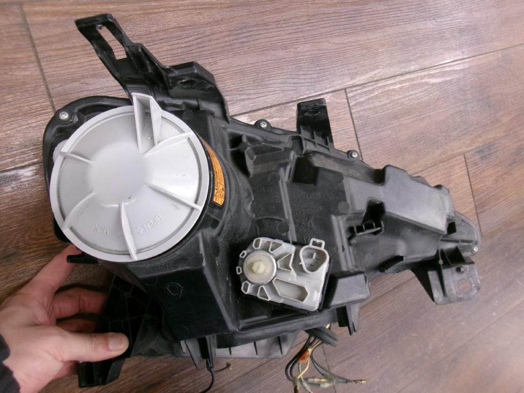 Toyota - Genuine 86 (ZN6) early model headlight set (left and right)