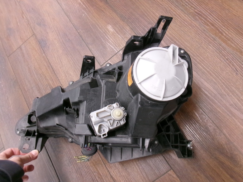 Toyota - Genuine 86 (ZN6) early model headlight set (left and right)