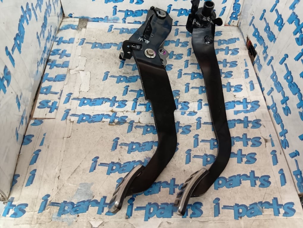 Suzuki Sport - Used! Genuine ZC32 Swift Sport pedal set (2 pieces)