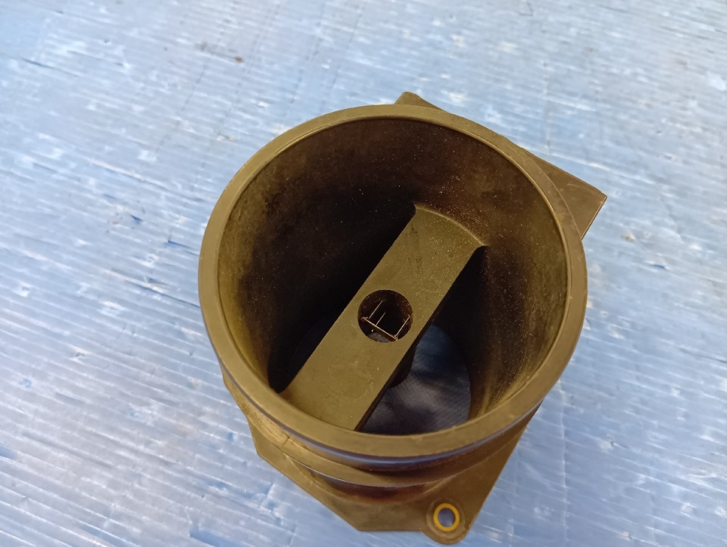 Unknown - Nissan Motor Co., Ltd. - Skyline (ER34) genuine air flow sensor