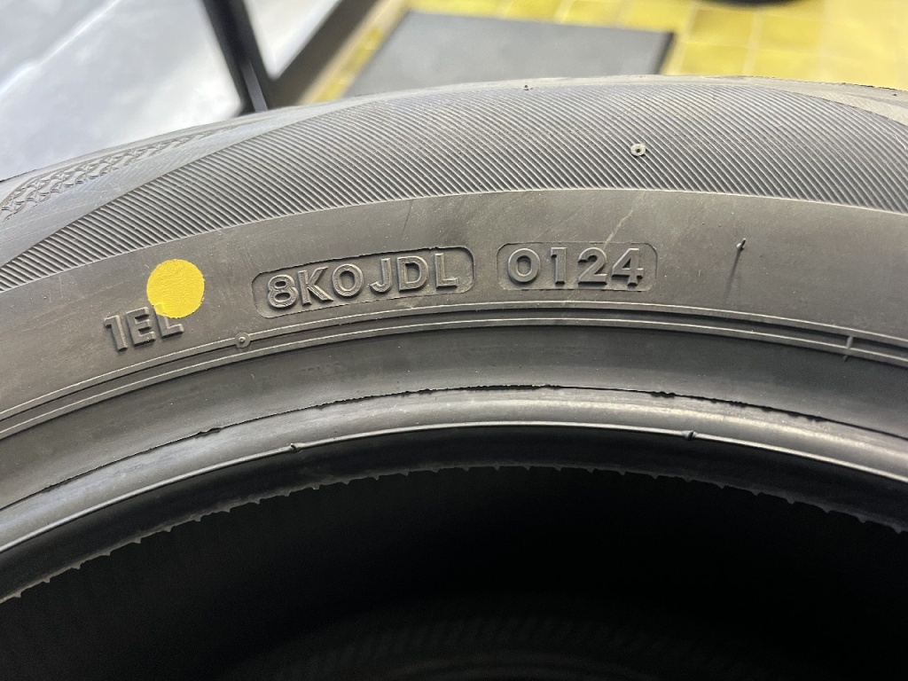 Bridgestone - Four unused Bridgestone Regno tires (205/55R16 Bridgestone - Four unused Bridgestone Regno tires (205/55R16