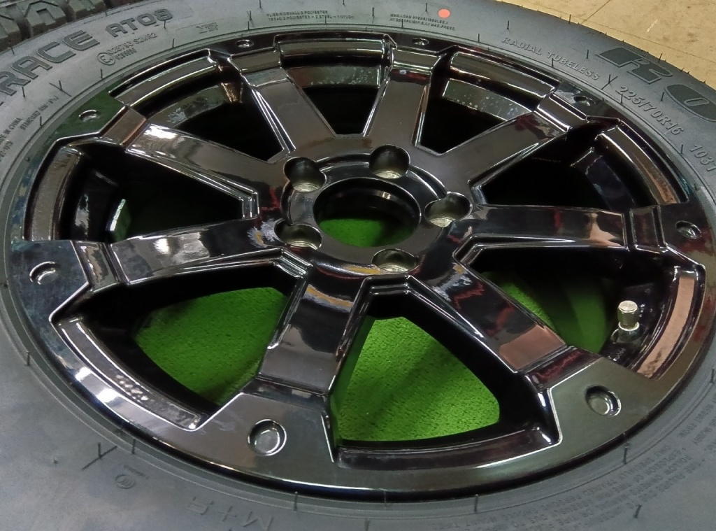 BADX - Rock Kelly / Brand new 16-inch tires, set of 4