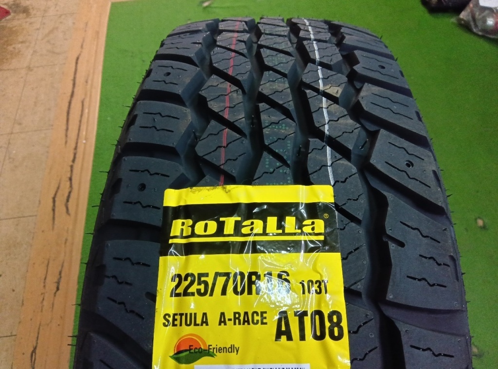 BADX - Rock Kelly / Brand new 16-inch tires, set of 4