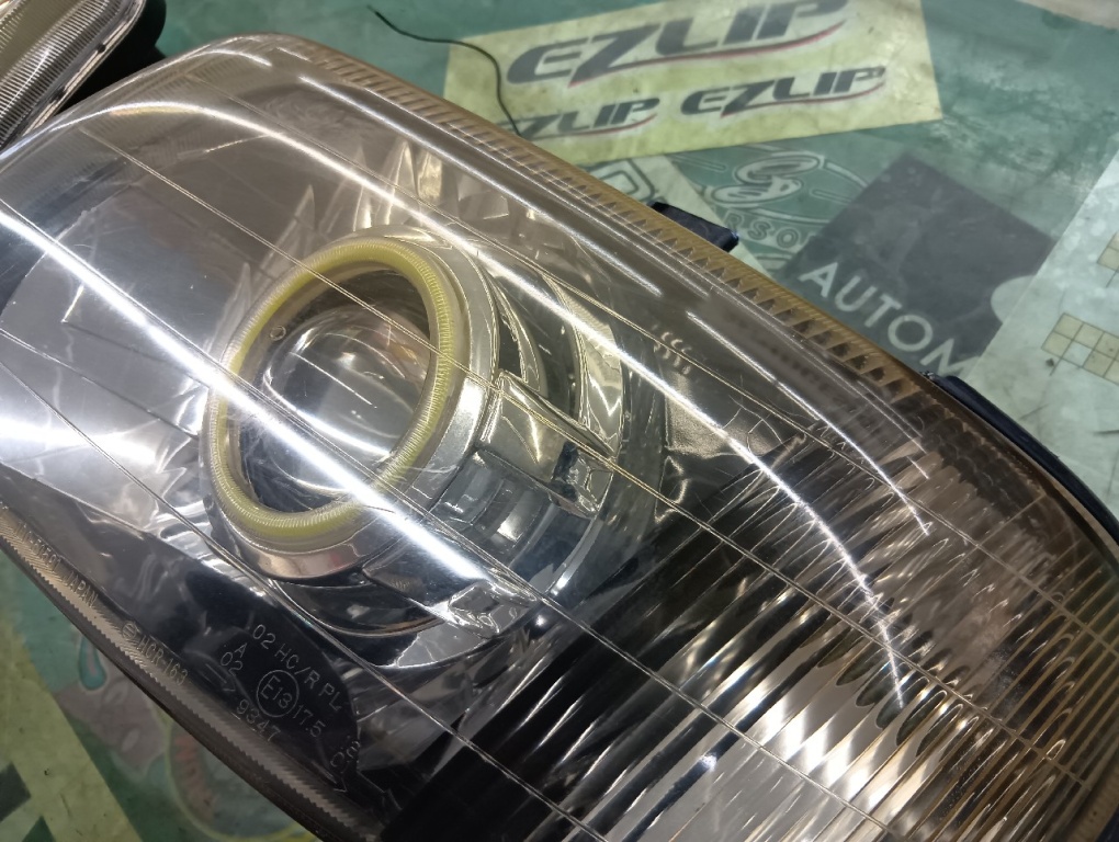 Daihatsu - Junk! Modified genuine L700 Mira headlights (left and