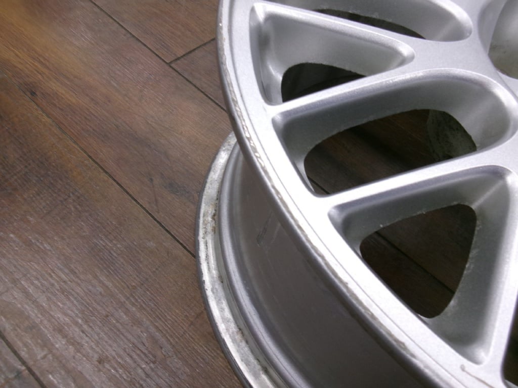 Mitsubishi - Set of 4 genuine Lancer Evolution 7 17-inch wheels