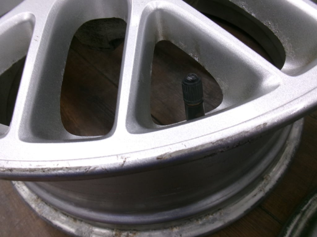 Mitsubishi - Set of 4 genuine Lancer Evolution 7 17-inch wheels